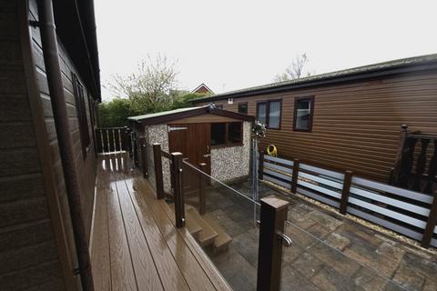 2 bedroom property for sale, Lakeside, Preesall FY6