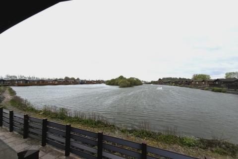 2 bedroom property for sale, Lakeside, Preesall FY6