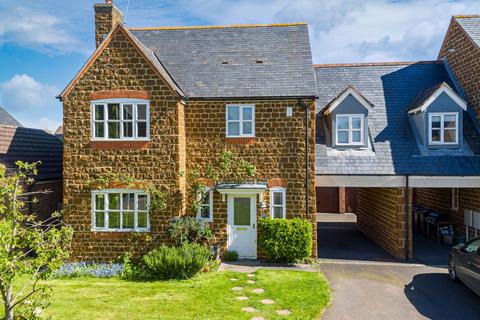 4 bedroom link detached house for sale, Glover Court, Market Harborough LE16