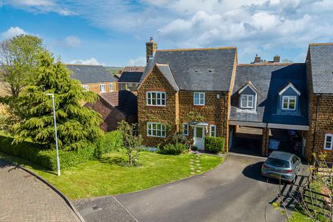 4 bedroom link detached house for sale, Glover Court, Market Harborough LE16