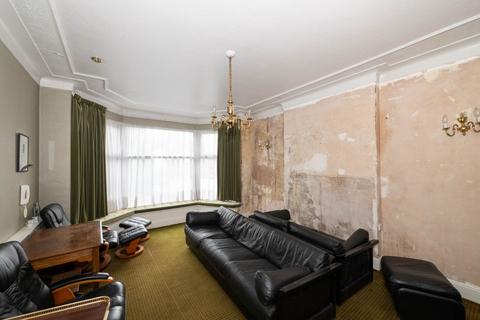 4 bedroom semi-detached house for sale, Bury New Road, Salford