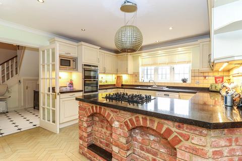 5 bedroom detached house for sale, Harvest Hill, Wooburn Common, HP10
