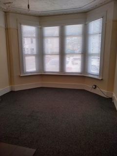 1 bedroom flat to rent, Seaforth Road, Westcliff-on-Sea, SS0