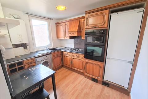 3 bedroom flat to rent, Clarence Road, London N22