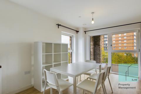 3 bedroom apartment to rent, Lyall House, London E13