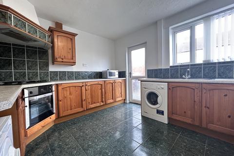 3 bedroom semi-detached house to rent, Finchale Road, Durham, DH1
