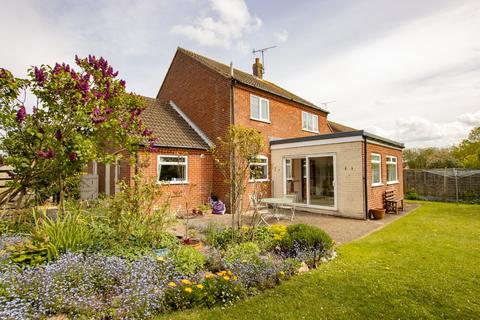 4 bedroom detached house for sale, Fakenham Road, Gt Ryburgh