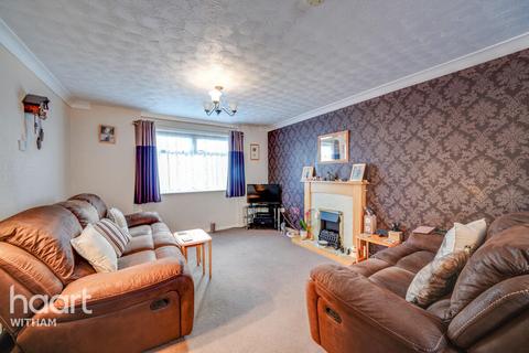 3 bedroom terraced house for sale, Redwood Close, Witham