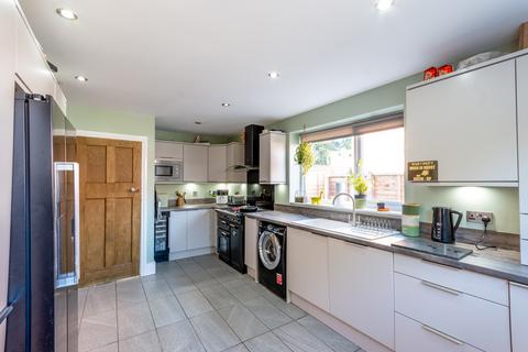 3 bedroom semi-detached house for sale, Essex Road, Doncaster, South Yorkshire