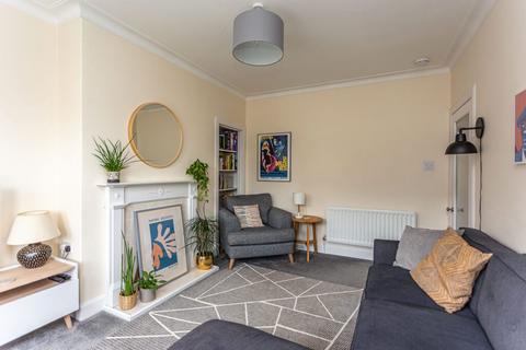 2 bedroom flat for sale, 152/3 (2F1) McDonald Road, Edinburgh EH7 4NL