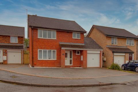 4 bedroom detached house for sale, 8 Heather Close, Taunton