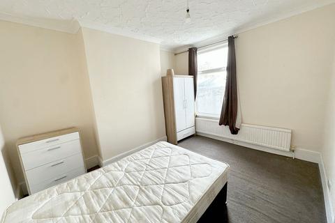 1 bedroom in a house share to rent, Rock Avenue, Gillingham ME7