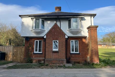 3 bedroom cottage to rent, London Road, Aylesford ME20