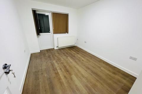 3 bedroom flat to rent, 45 Westmorland Road, Harrow HA1