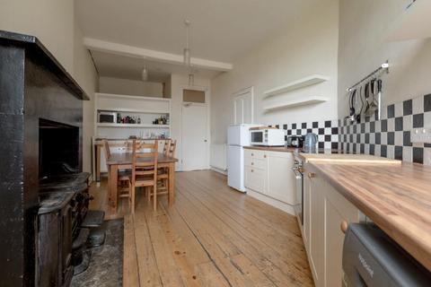 3 bedroom flat for sale, (3F1) Warrender Park Road, Edinburgh EH9