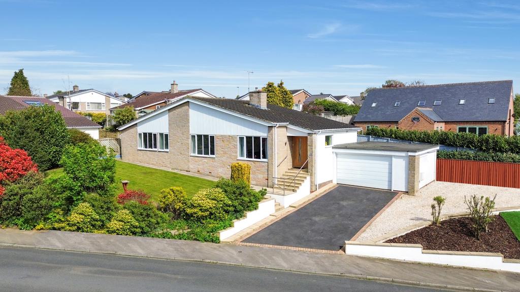Wentworth Park Rise, Darrington... 3 bed detached bungalow for sale £