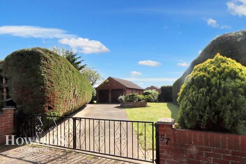 3 bedroom detached bungalow for sale, Clover Way, Bradwell