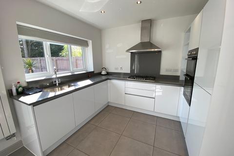 4 bedroom detached house to rent, Llys Y Groes, Wrexham, LL13