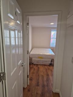 Studio to rent, Flat , - Park Street, Luton