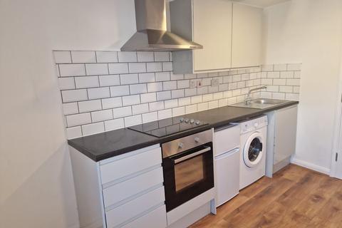 Studio to rent, Flat , - Park Street, Luton