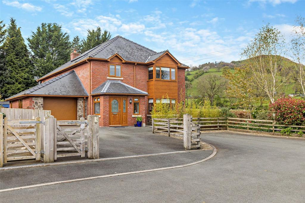 Troed Y Cyrniau, Penybontfawr, Powys... 5 bed detached house for sale