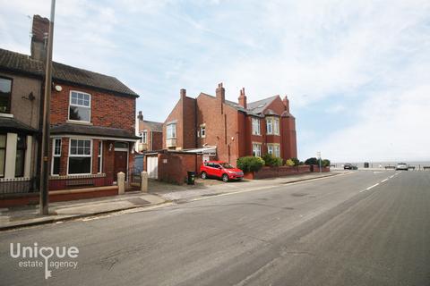 2 bedroom end of terrace house for sale, North Church Street,  Fleetwood, FY7