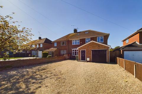 4 bedroom semi-detached house for sale, Como Road, Aylesbury HP20