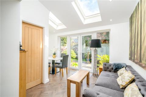 25 Garth End, Collingham, Wetherby, LS22 5BH
