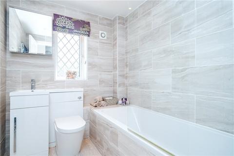 25 Garth End, Collingham, Wetherby, LS22 5BH
