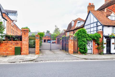 undefined, Brakspear Mews, New Street