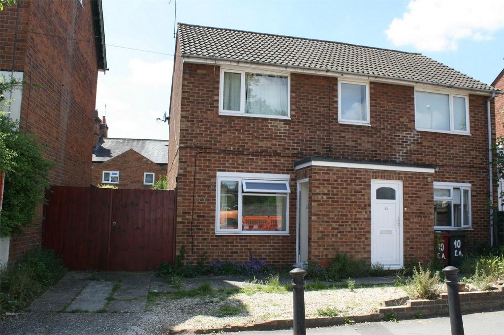 Eastern Avenue, Reading, Berkshire 2 bed £900 pcm (£208 pw)
