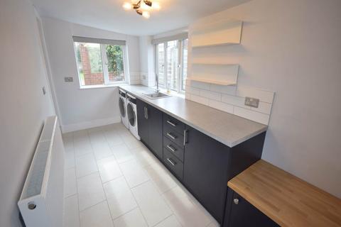 3 bedroom semi-detached house to rent, Chester Road, Saltney, Chester