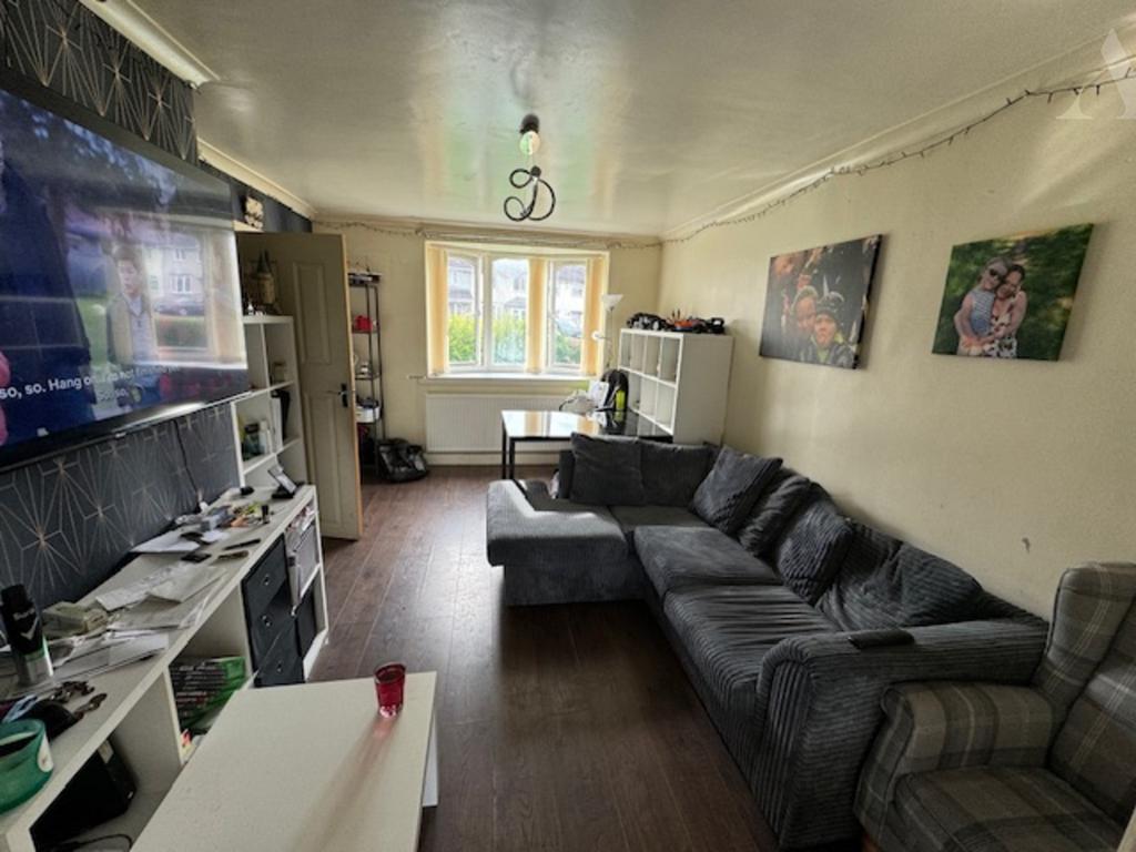 103 Shopton Road lounge