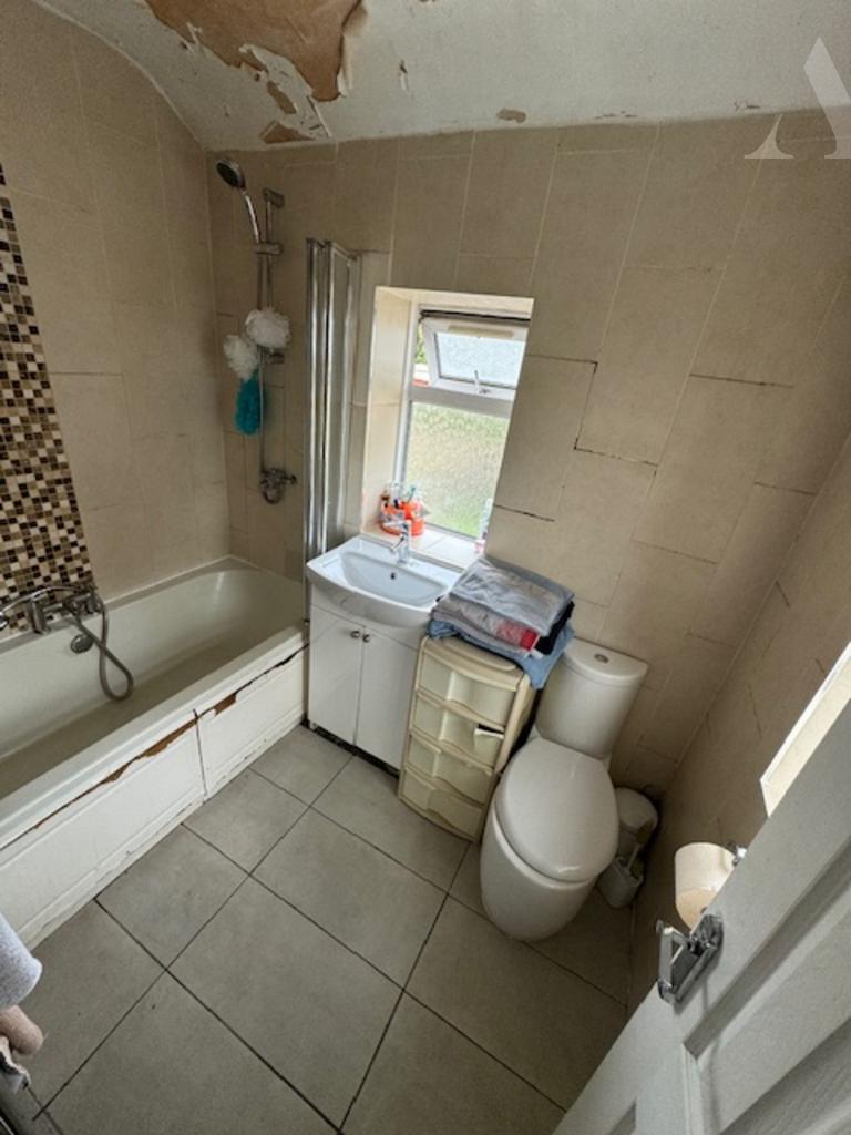 103 Shopton Road Bathroom