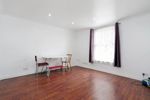 3 bedroom terraced house to rent, Penrhyn Road, Kingston Upon Thames KT1