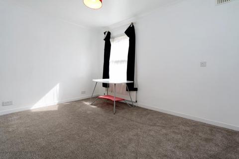 3 bedroom terraced house to rent, Penrhyn Road, Kingston Upon Thames KT1