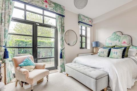 undefined, Balham Grove, London