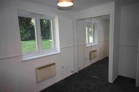 2 bedroom flat to rent, Maplin Park, Slough SL3