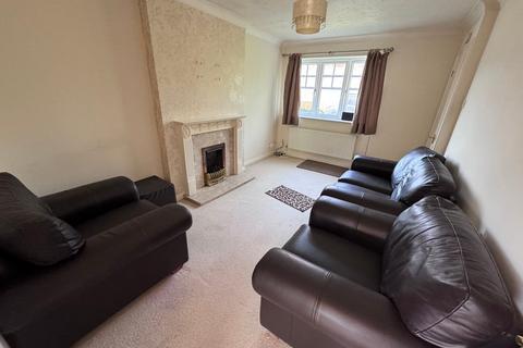 3 bedroom semi-detached house to rent, Cloughfield, Penwortham, Preston, PR1