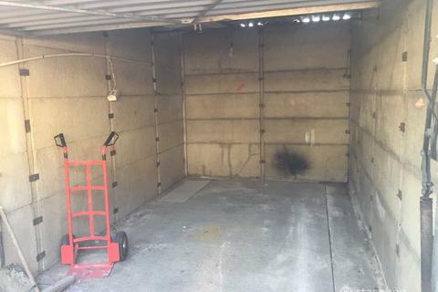 Garage to rent, Brisbane Road, Ilford IG1