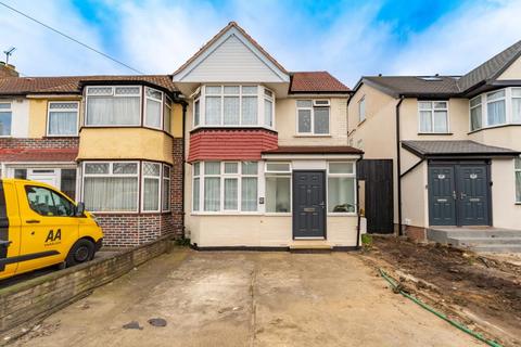 4 bedroom terraced house for sale, Coniston Avenue, UB6