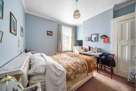 210 Brownhill Road, London, SE6 1AT