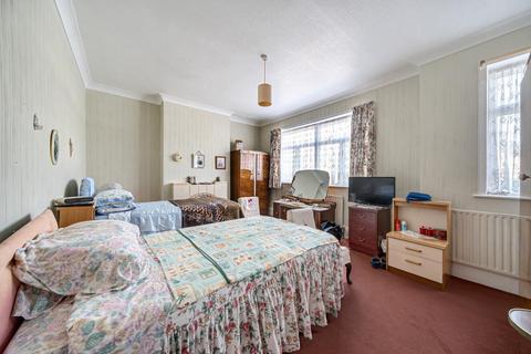 210 Brownhill Road, London, SE6 1AT