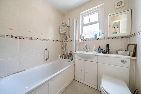 210 Brownhill Road, London, SE6 1AT
