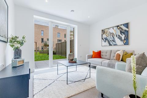 2 bedroom duplex to rent, Clovelly Road, Hounslow TW3