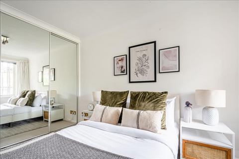17 Conant Mews, London, E1 8RZ