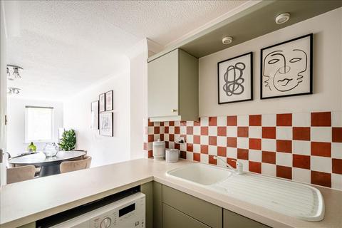 17 Conant Mews, London, E1 8RZ