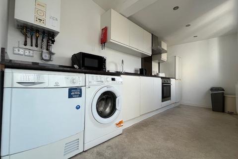 2 bedroom ground floor flat to rent, Welbeck Avenue, Plymouth PL4