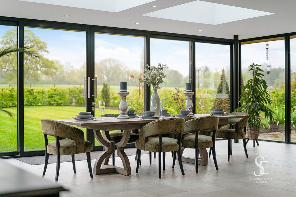 Open-plan Dining