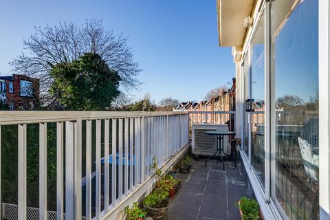3 bedroom apartment for sale, Broadhurst Gardens, South Hampstead